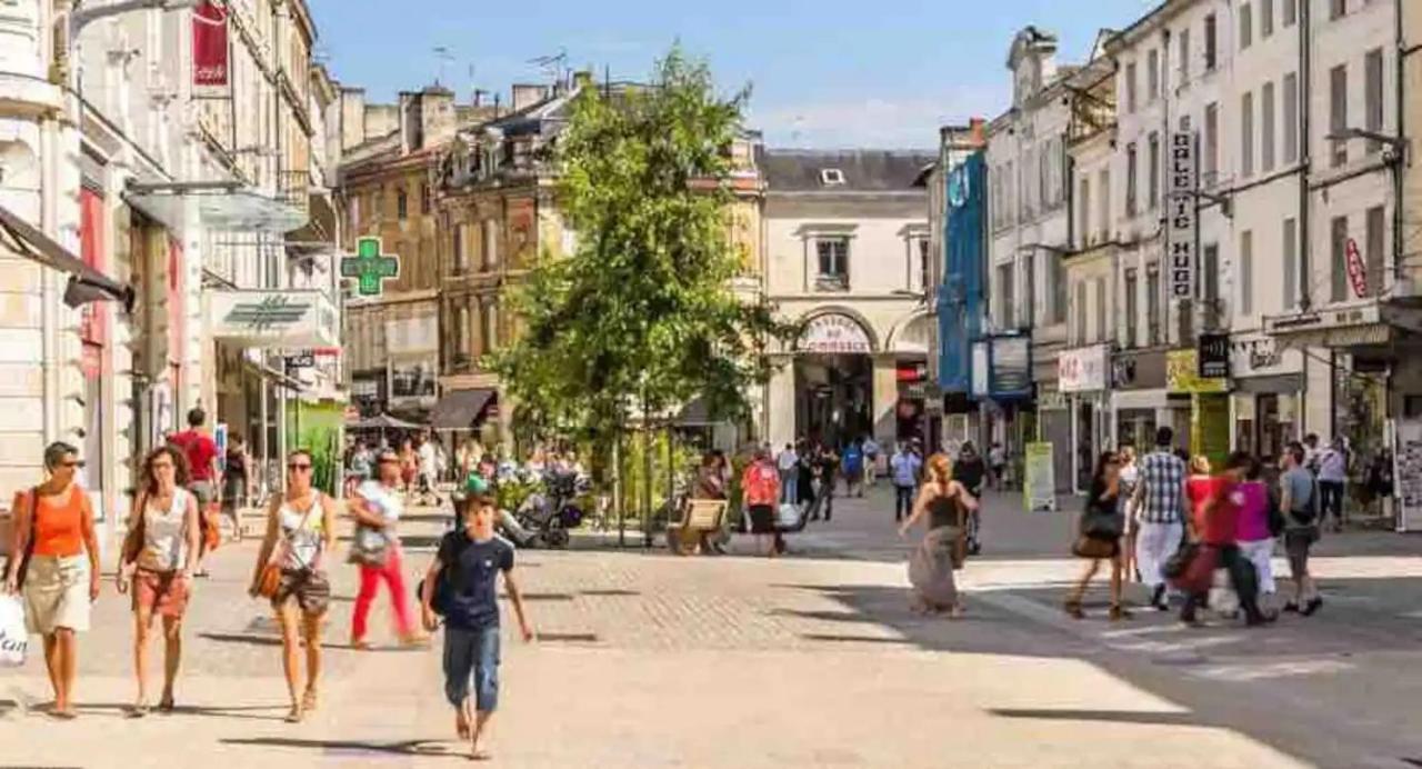 Le Jardin Niortais - Hyper centre, Jardin privé, WIFI haut-débit Exterior foto